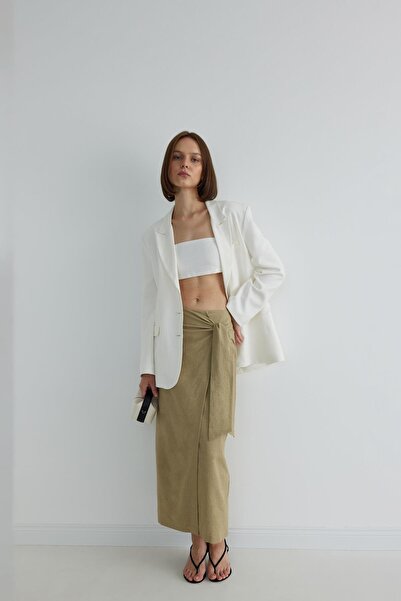 Suud Collection تنورة ملفوفة من الكتان باللون الأخضر اللاموني - نولي