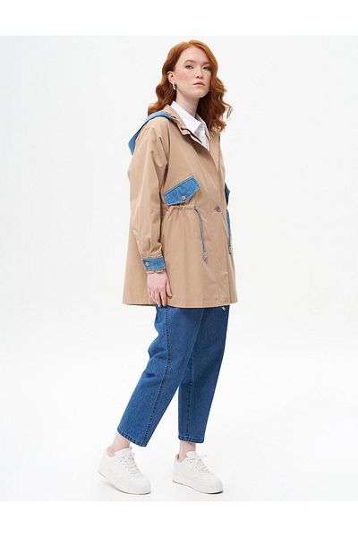 Kayra Palton cu glugă cu garnitură din denim bej
