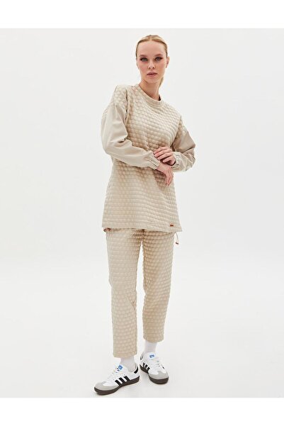 Kayra Textured Garnished Double Set