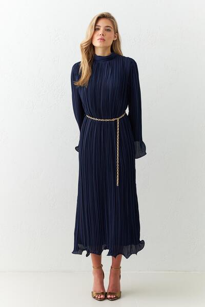 Setre Синій сукня з рибальським коміром, поясом на талії та широким кроєм