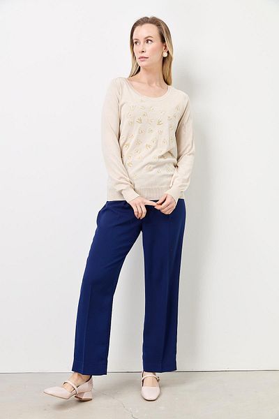 Two Mail Swallow Embroidered Knitwear Linen