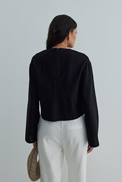 Suud Collection Mussel Black Crop Linen Blouse