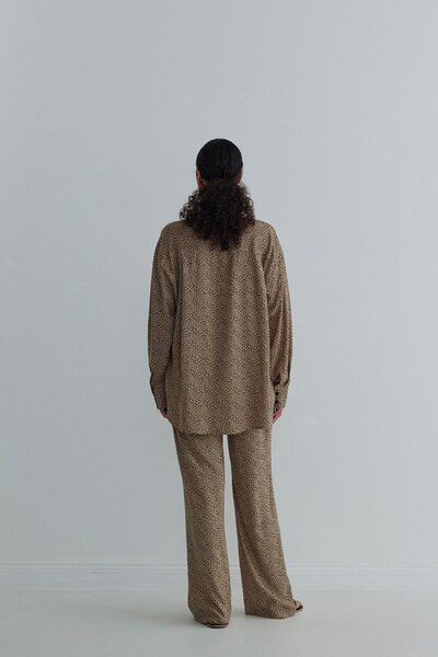 Suud Collection Felicia vzorovaná velbloudí košile