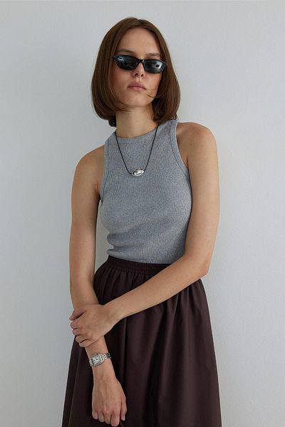 Suud Collection Šedá Oli šňůrka na krk pro posádku