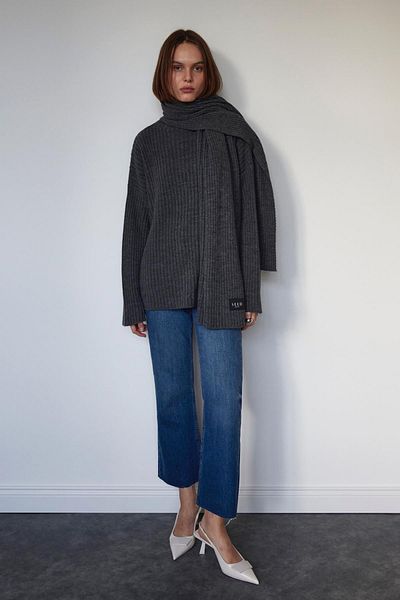 Suud Collection Sweter z dzianiny w kolorze przydymionym Liz