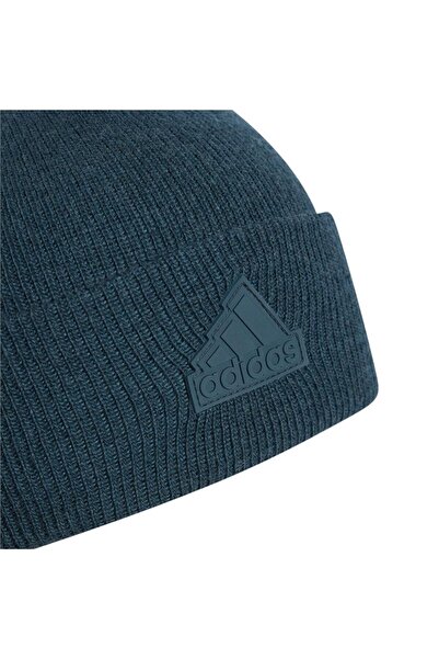 adidas Beret Ii3551 Model Outfit