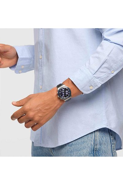 Swatch Men's Wristwatch Yvs496 - Stylish and Functional Design