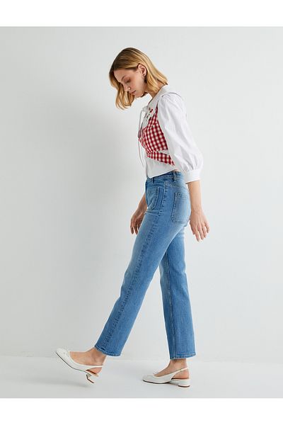 Koton Kurze Jeans mit ausgestelltem Bein und detaillierter Vordertasche