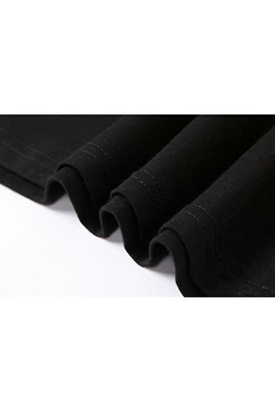 Toum Modessy Zero Two Eyes Printed Black Crop