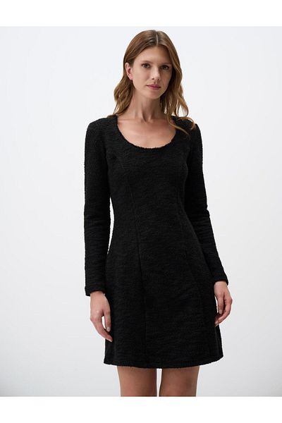 Jimmy Key Rochie mini tricotată cu mânecă lungă, neagră, cu gât în U