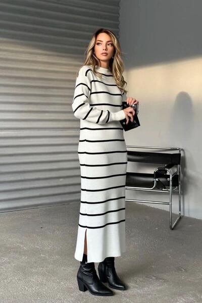 Mossta Ριγέ μακρύ πλεκτό φόρεμα με μανσέτες στις μανίκια, λευκό