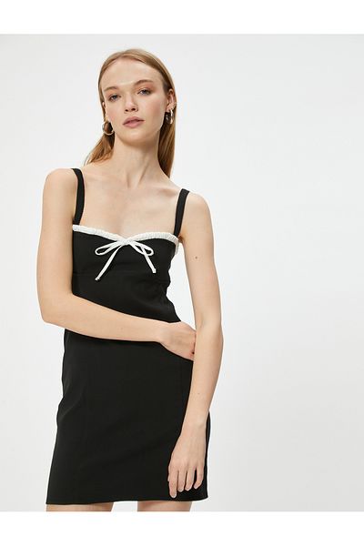 Koton Strappy Slim Fit Mini Bodycon φόρεμα - Φιόγκος και γιακάς καρδιά
