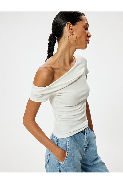 Koton Tričko Slim Fit s krátkým rukávem mimo ramena