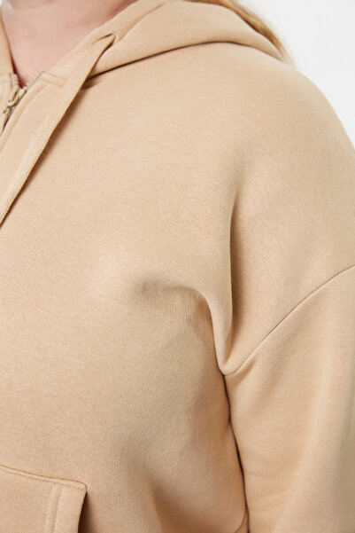 Trendyol Curve Nagy méretű bézs kötött pulóver - kapucnival és polárral
