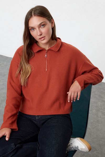 Trendyol Collection Ziegelfarbenes Strick-Sweatshirt mit Reißverschluss und Thessaloniki-Kragen - Regular Fit Twoaw22sw0732