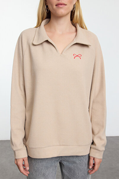 Trendyol Collection Beige Oversize Polo Collar Embroidered Heart Sweatshirt - Twoaw25sw00207