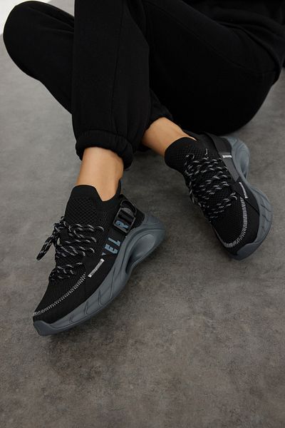 TRENDYOL SHOES تريكو أسود ملون - حذاء رياضي نسائي برباط TAKAW25SN00052