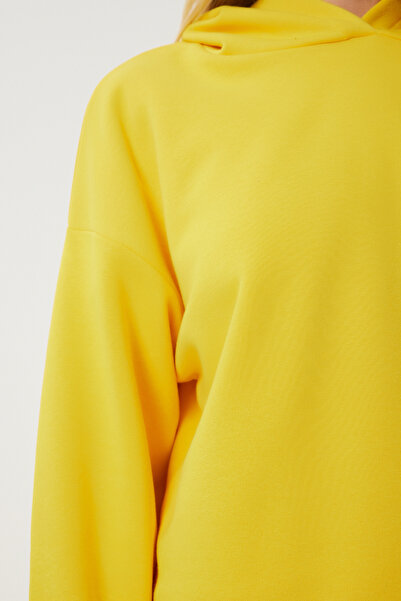 Happiness İstanbul Kadın Sarı Kapüşonlu Şardonlu Sweatshirt OW00050