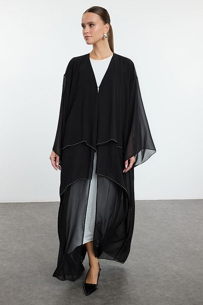Trendyol Modest Lagenrock mit Steindetail, schwarze gewebte Kappe - Ferace/Abaya TCTAW25KF00005