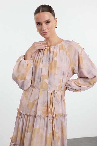 Trendyol Modest Sukienka z szyfonu w kolorze musztardowym z kwiatowym wzorem - TCTAW25EB00113