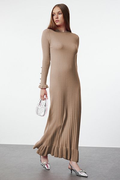 Trendyol Modest Φόρεμα πλεκτό μπεζ με βολάν - Ριμπ TCTAW25EB00016