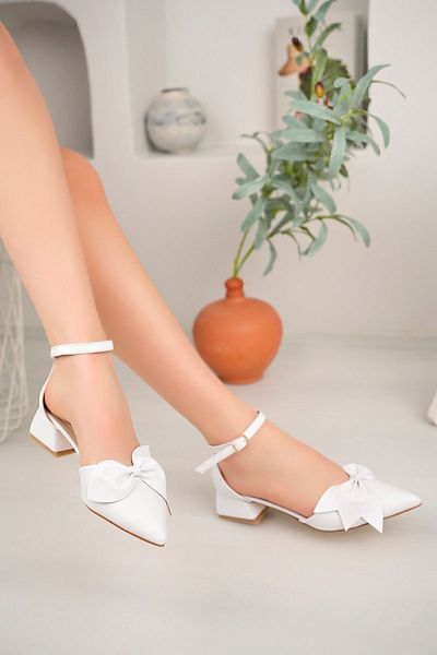 Entella Store Women's White Heeled Bow Shoes