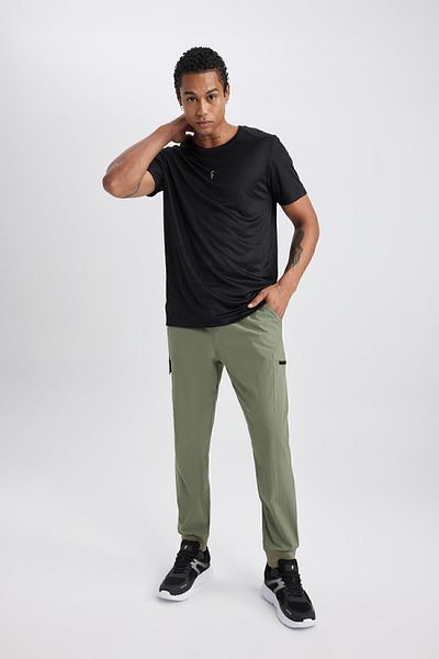 DeFacto Standard-Fit-Jogger-Jogginghose – Taillenboden mit Cargotasche und Gummizug B2779ax23au