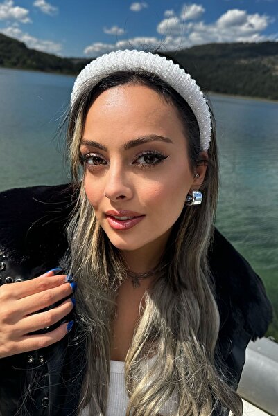 TAKIŞTIR Coroană detaliată cu piatră de cristal de culoare albă