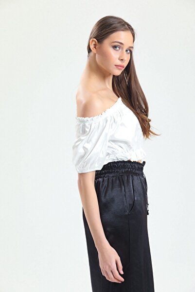 Sense Σατέν μπλούζα με γιακά και φούστα με λάστιχο με κορδόνια και ελαστική κολάγη | Blz34216 Λευκό