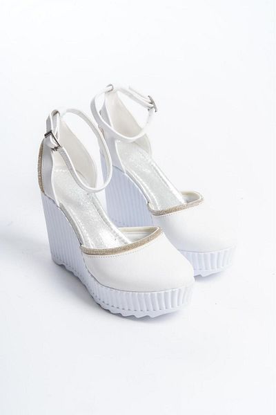 Deniz Terlik Women's High Platform Closed Toe Sandals