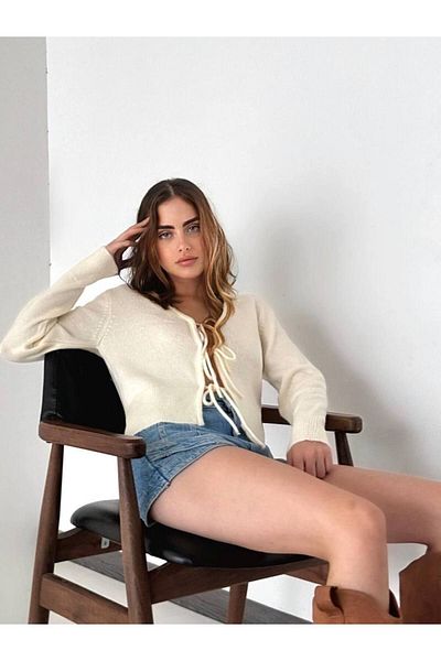 LE CARAMBOLE Ecru Women's Knitwear Cardigan - Lace Detailed and Soft