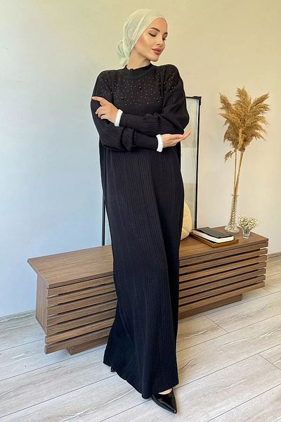 julude Hijab Knitwear Φόρεμα - Μαύρο μπαλόνι μανίκι και πέρλες λεπτομέρεια