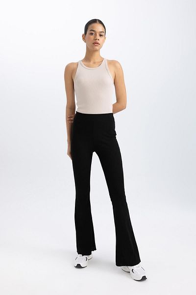 DeFacto Flare Rippenhose mit ausgestelltem Bein – B9023ax24sm