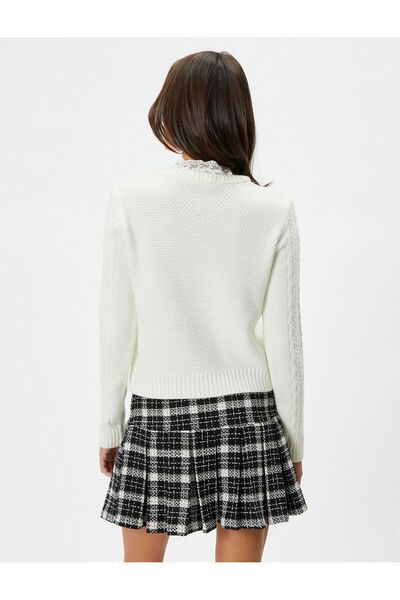 Koton Pulover din tricot texturat cu mânecă lungă cu guler din dantelă