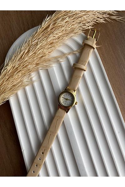QUARTZ Bs Style Vintage Women Wristwatch Retro Quartz Leather Band 1 Pcs