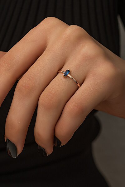 SUNSHINE 925 Ayar Rose Kaplamalı Minimal Laci Dikdörtgen Baget Taşlı Zarif Gümüş Yüzük