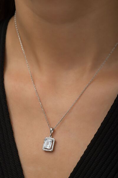 SUNSHINE 925 Ayar Rodyum Kaplamalı Beyaz Baget Taşlı Gümüş Kolye