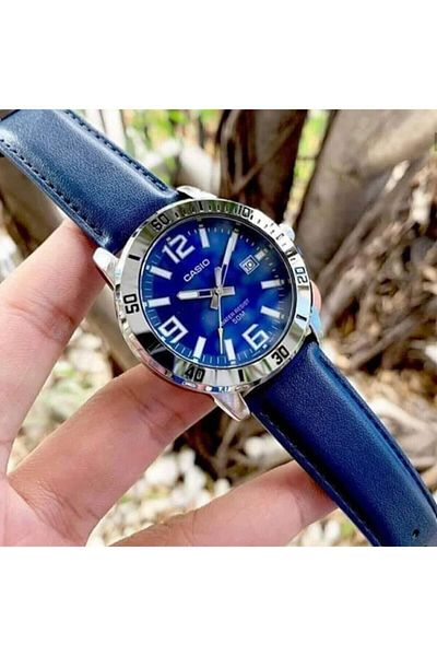 Casio ساعة يد رجالية MTP-VD01L-2BVUDF - موزع تركي لمدة عامين مع ضمان Ersa
