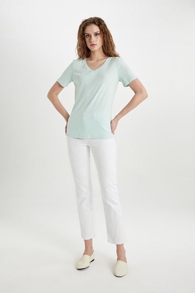 DeFacto Slim Fit Slim Fit V-Ausschnitt Rib Basic Solid Kurzarm-T-Shirt I1080az24sm