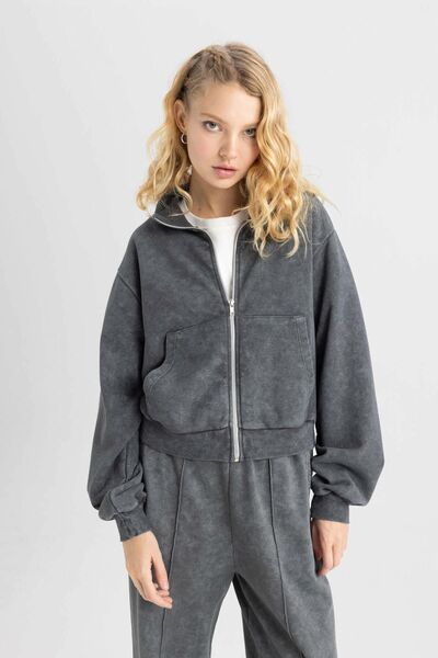 DeFacto Thick Fabric and Pale Effect Coool Crop Sweatshirt - Zippered Basic Model B8194Ax23Wn