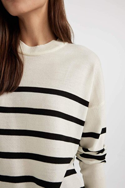 DeFacto Relax Fit Yumuşak Dokulu Çizgili Bisiklet Yaka Basic Düz Kazak Tunik S7517az23wn