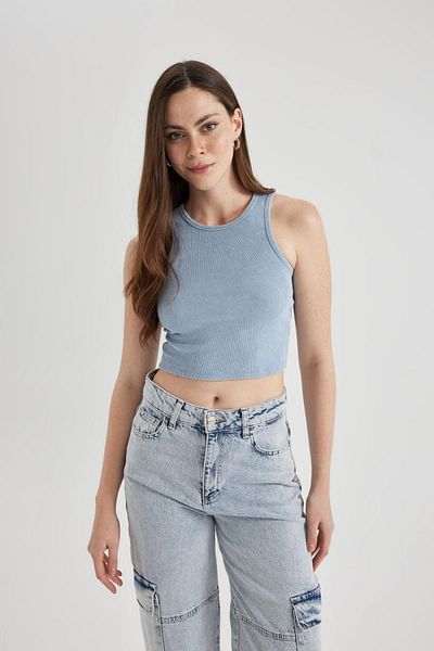 DeFacto Geripptes Camisole mit Rundhalsausschnitt, gewaschenes Basic-Unterhemd mit verblasstem Effekt B9226ax24sm