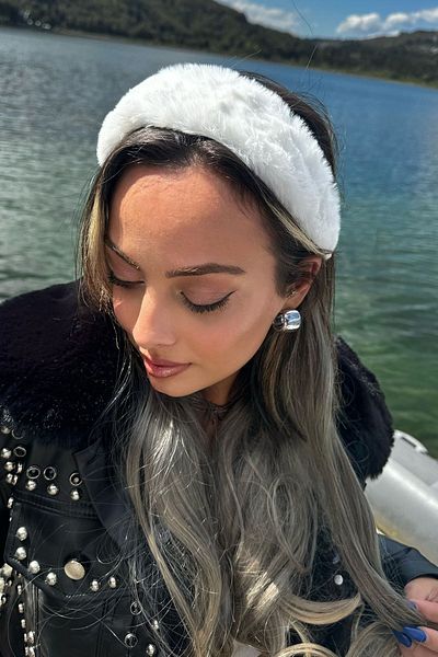 TAKIŞTIR Plush Crown - White Color