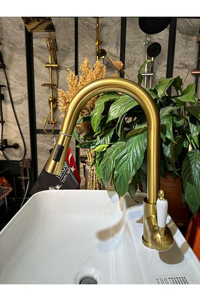 İSAOĞLU YAPI Matte Gold - Spiral Sink Faucet and Extending System Luminaire