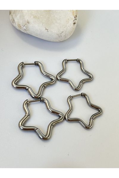 KOALA COMPANY Steel and Silver Colored Star Earrings - 18 mm and 23 mm Width