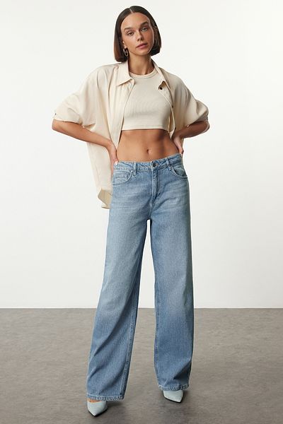 Trendyol Collection Blugi cu talie înaltă, albastru deschis, cu picioare late - TWOAW25JE00351