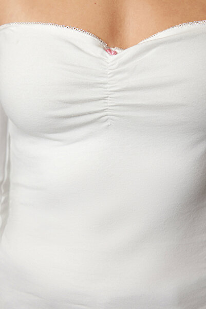 Trendyol Collection Ecru Slim Fit Knitted Blouse - Heart Collar, Drawstring and Accessory Detail, Regular Size Twoaw25bz00199