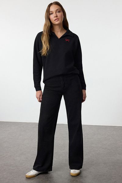 Trendyol Collection Голям суичър с бродирана сърце Thessaloniki с поло яка - Twoaw25sw00207