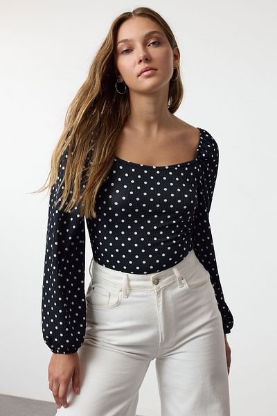 Trendyol Collection Strukturierte Bluse mit Punkten und quadratischem Kragen in Marineblau - Twoaw22Bz0254
