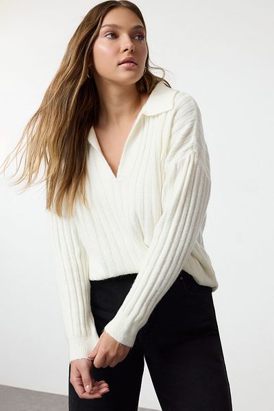Trendyol Collection Ecru Weich strukturiert Polo Kragen Trikot Pullover TWOAW24KZ00678